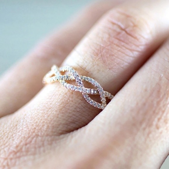 Rose Gold Twist Diamond Ring - Picture 4 of 4
